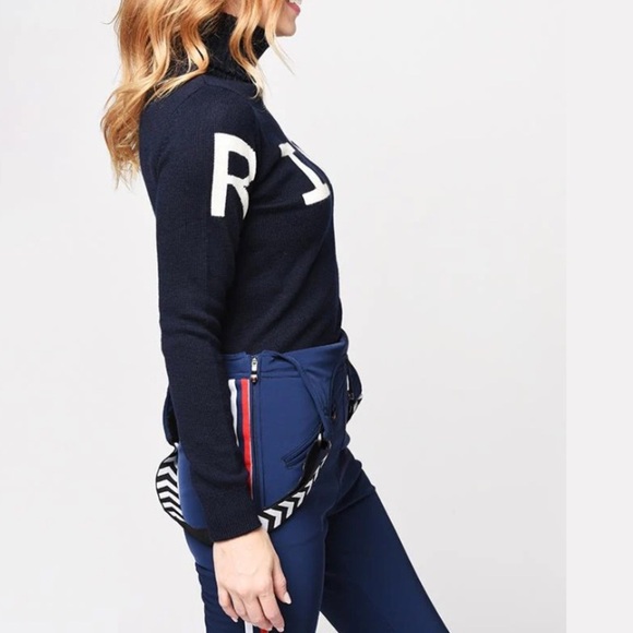 Perfect Moment Ride ski sweater in navy sz L in excellent condition - Picture 2 of 8